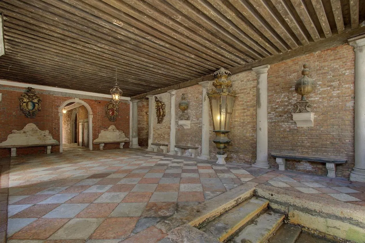 Apartment Doge Stair, Gorgeous - Bbc Venice Grand 2024 Tour Recorded Here!