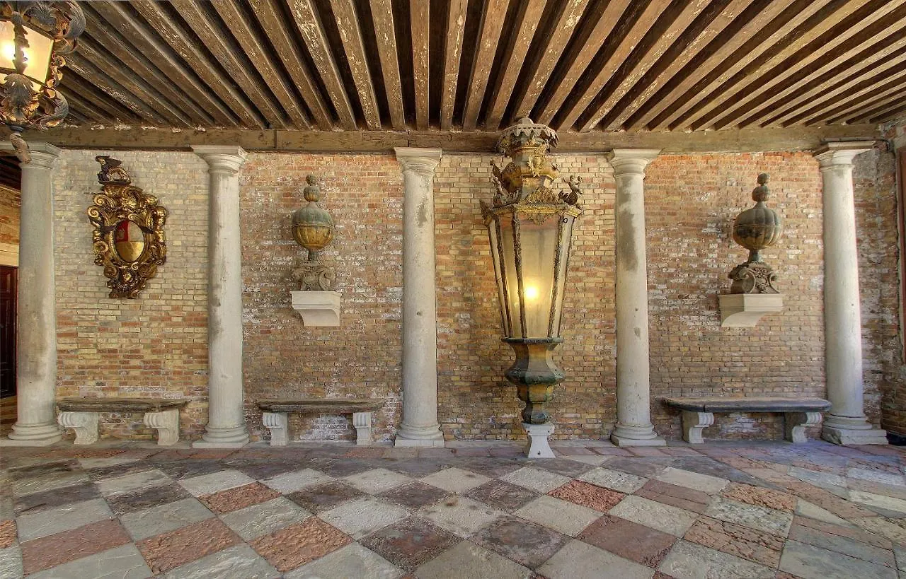 Apartment Doge Stair, Gorgeous - Bbc Venice Grand 2024 Tour Recorded Here!