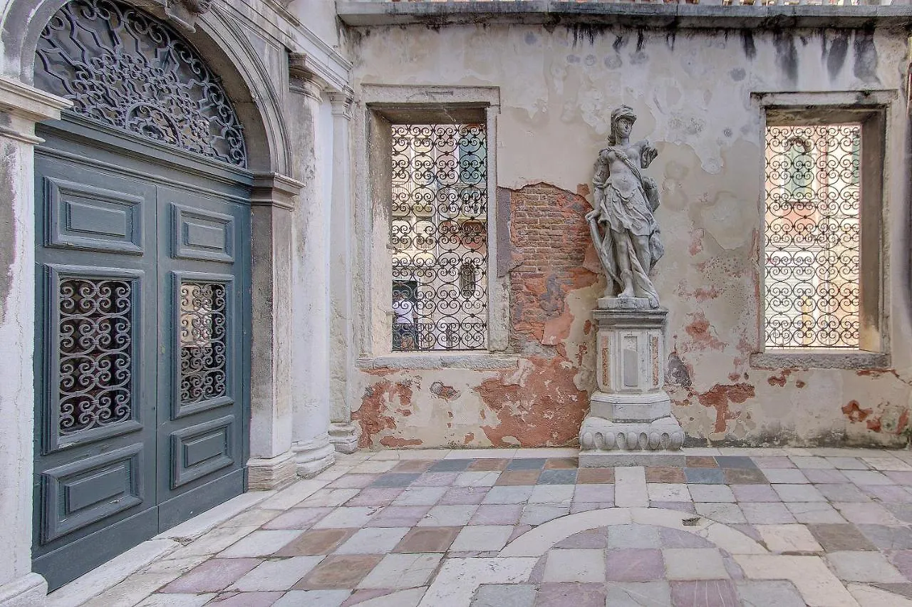 Apartment Doge Stair, Gorgeous - Bbc Venice Grand 2024 Tour Recorded Here! Italy